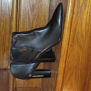 Marc Fisher Unno Black Leather Bootie 11M